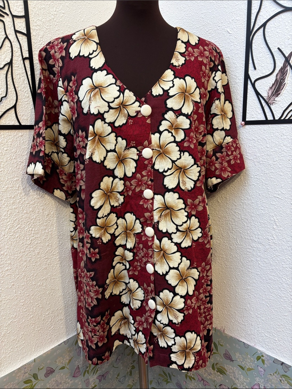 Vintage Sunrise Inc. American Samoa red and cream tropical floral tunic. Size 1X